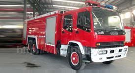 五十鈴雙橋水罐消防車(chē)圖片